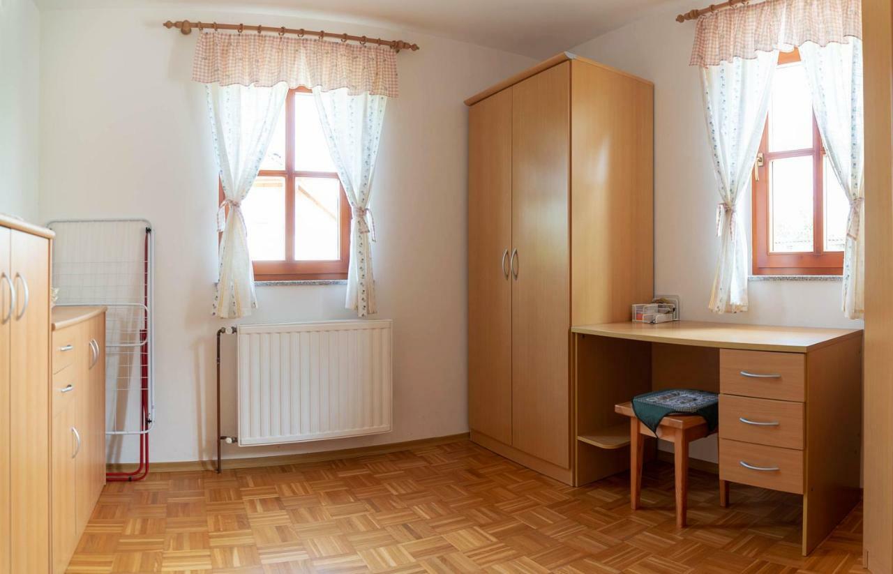 Planinca -Hisa Z Razgledom Daire Smarje pri Jelsah Dış mekan fotoğraf